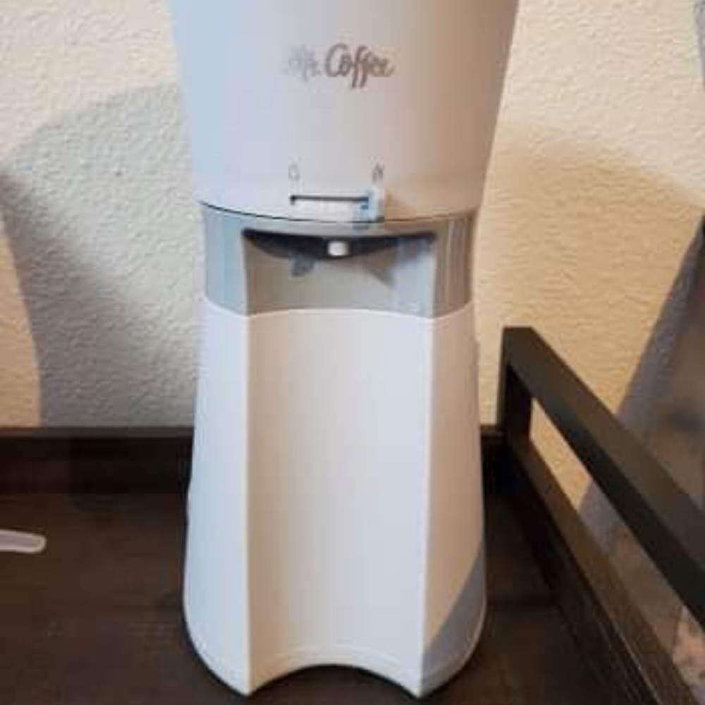 Brand New Mr Coffee Iced Coffee Maker. Never used.